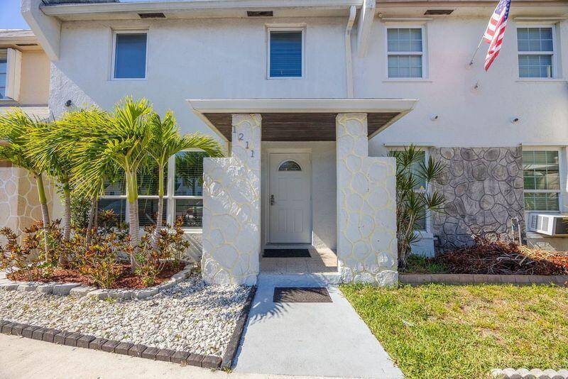 North Lauderdale, FL 33068,1211 Seaview DR