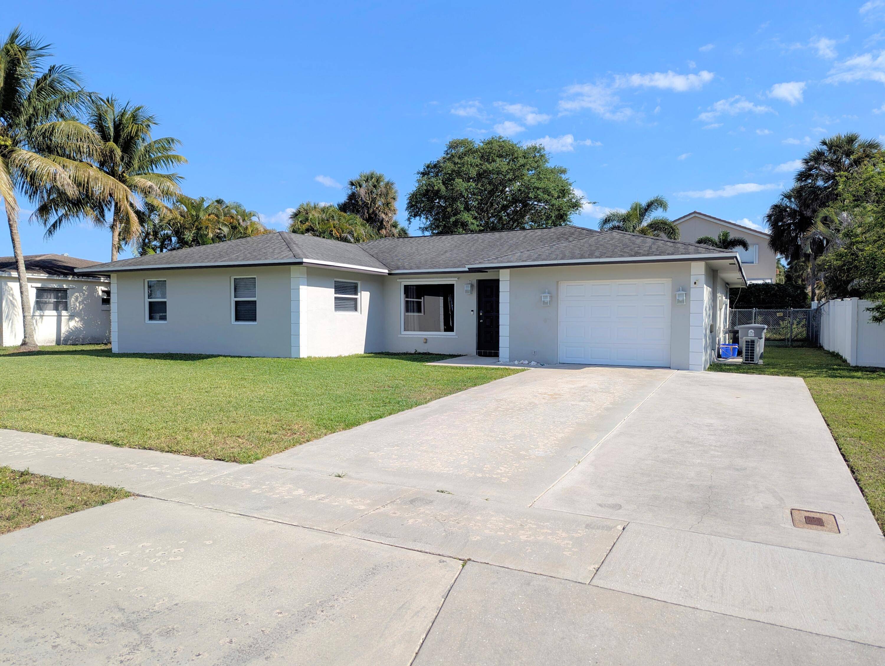 Boca Raton, FL 33428,22556 Lanyard ST