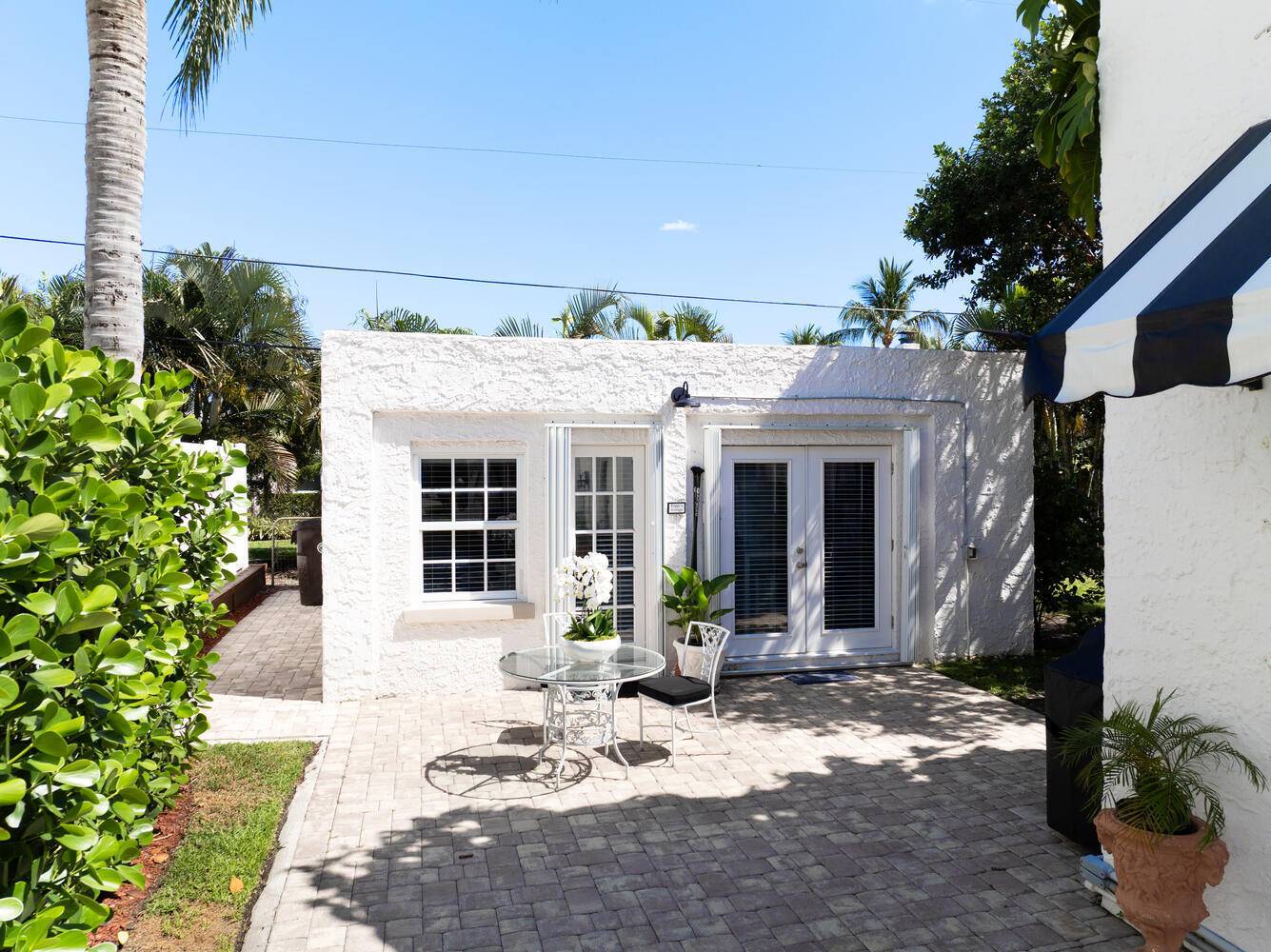 West Palm Beach, FL 33405,359 E Lakewood RD