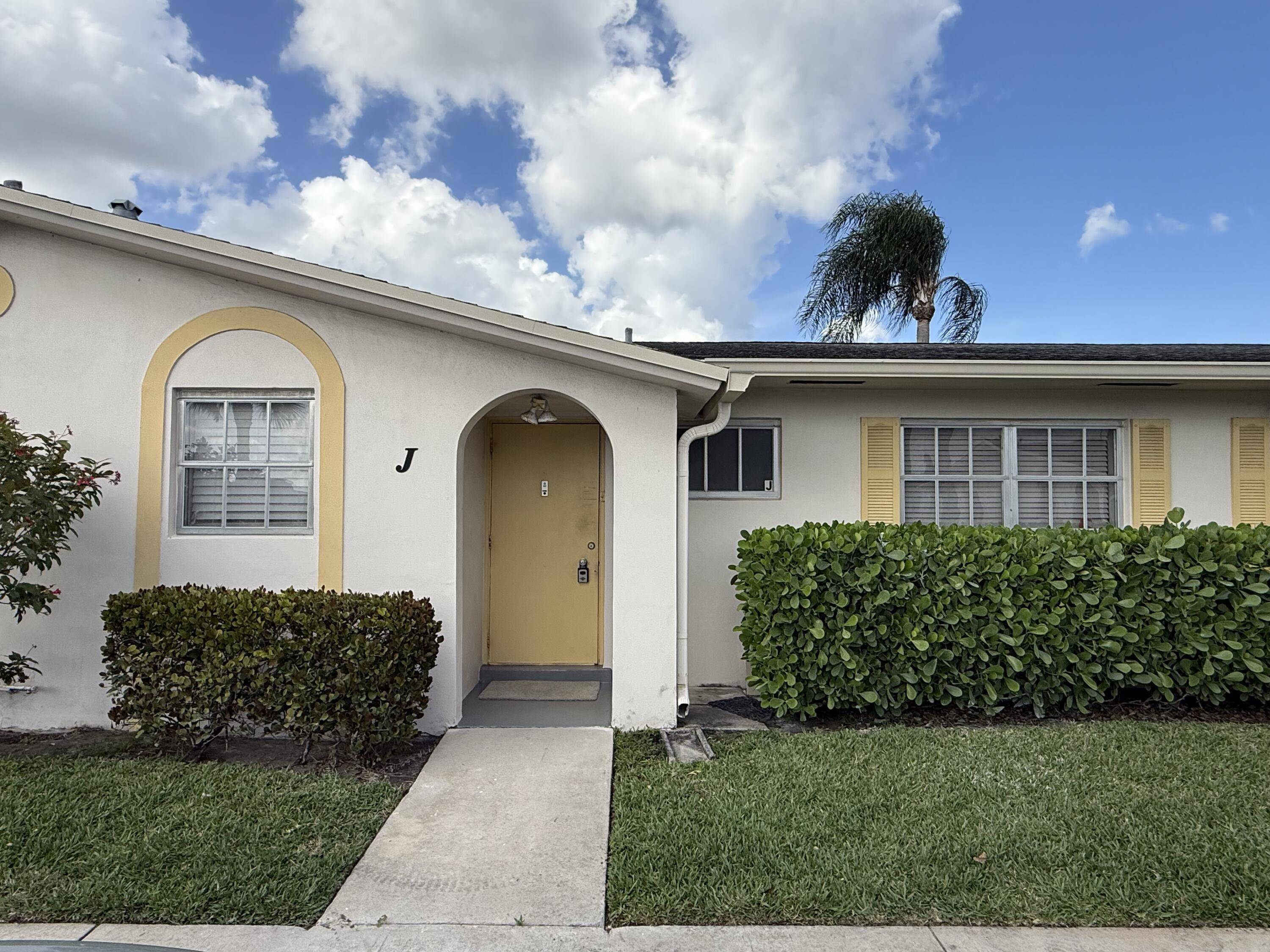 West Palm Beach, FL 33415,2616 E Emory DR J