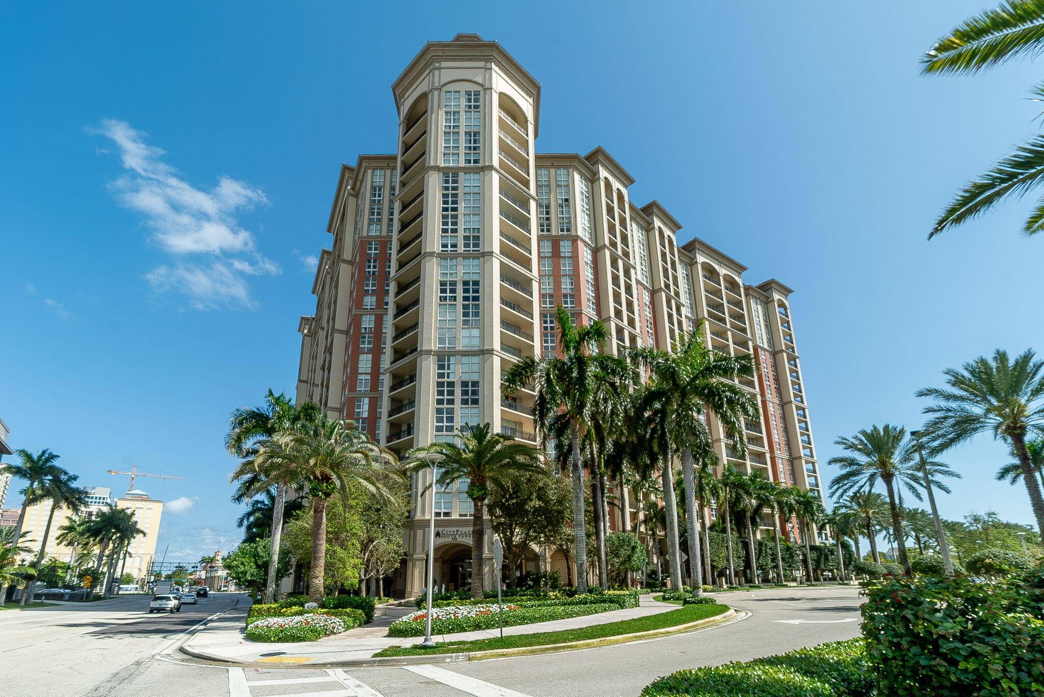 West Palm Beach, FL 33401,550 Okeechobee 706 BLVD 706