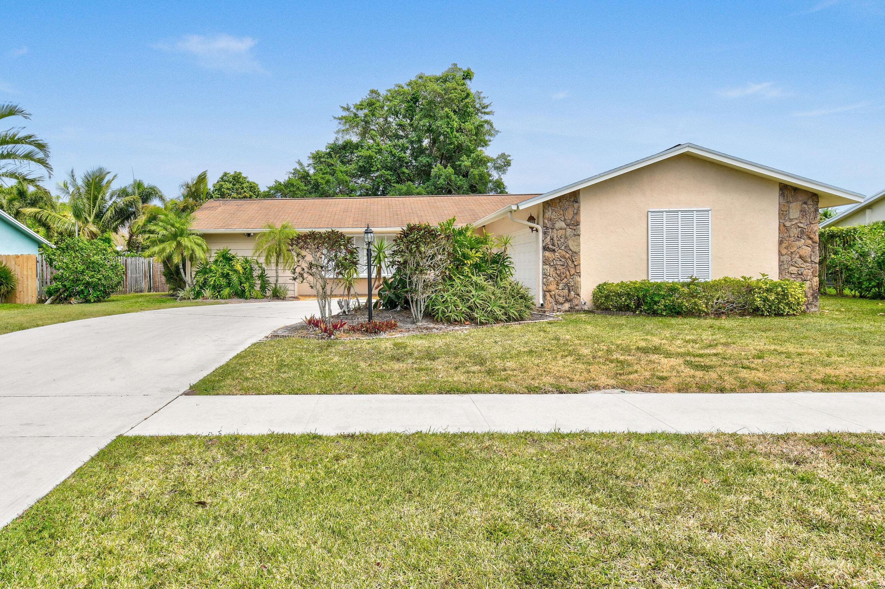 Tequesta, FL 33469,10 Chapel CT