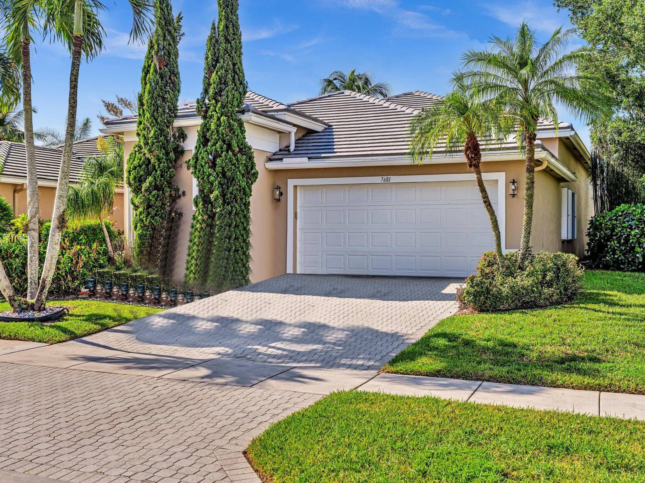 Boynton Beach, FL 33472,7681 Rockford RD