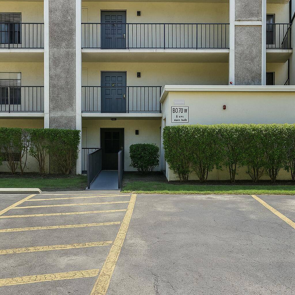 Lauderdale Lakes, FL 33313,3070 NW 48th TER 109