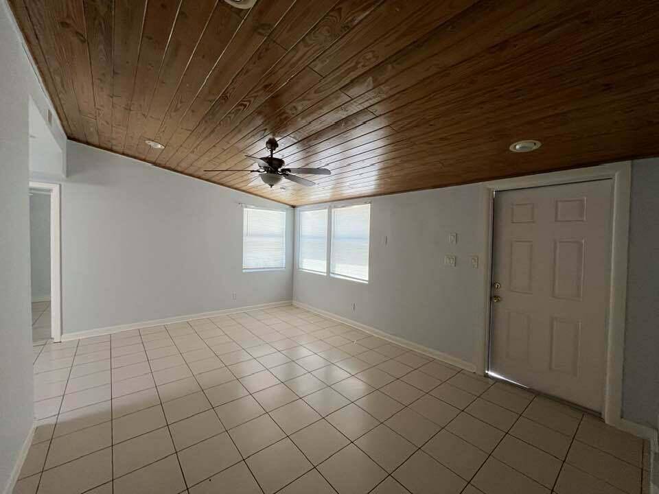 Jensen Beach, FL 34957,1405 NE Waveland AVE