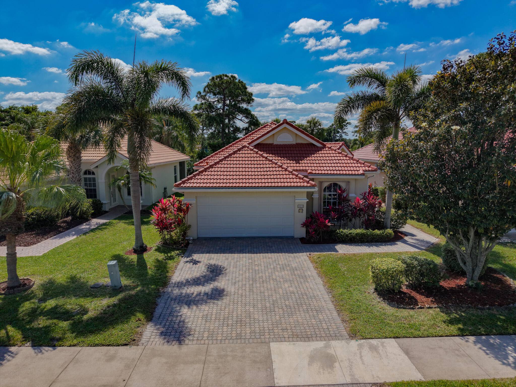 Port Saint Lucie, FL 34986,422 SW Horseshoe Bay