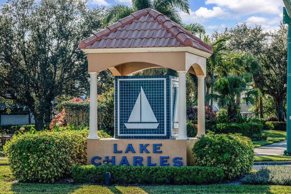 Port Saint Lucie, FL 34986,422 SW Horseshoe Bay
