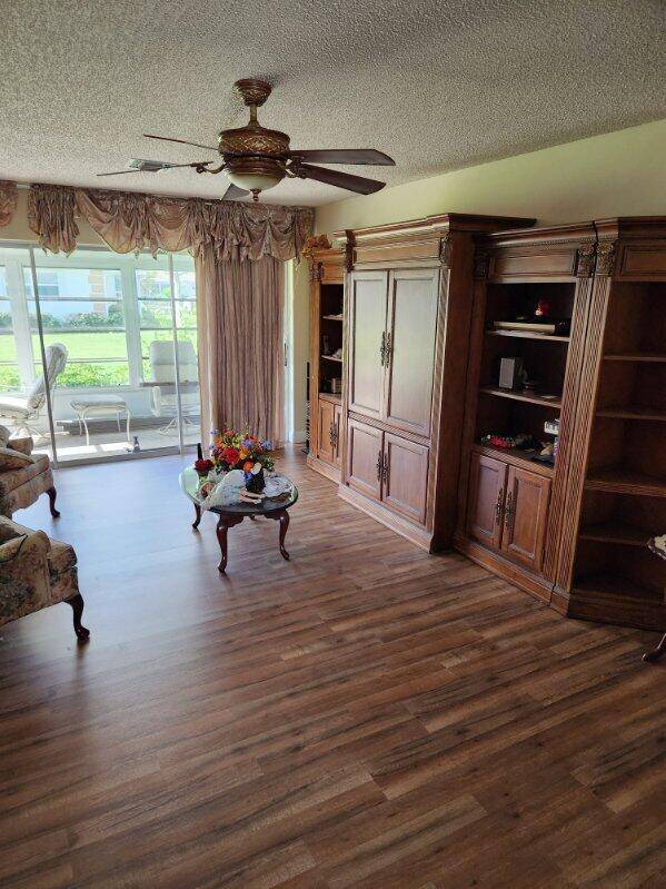 Fort Pierce, FL 34982,625 Pines Knoll DR B