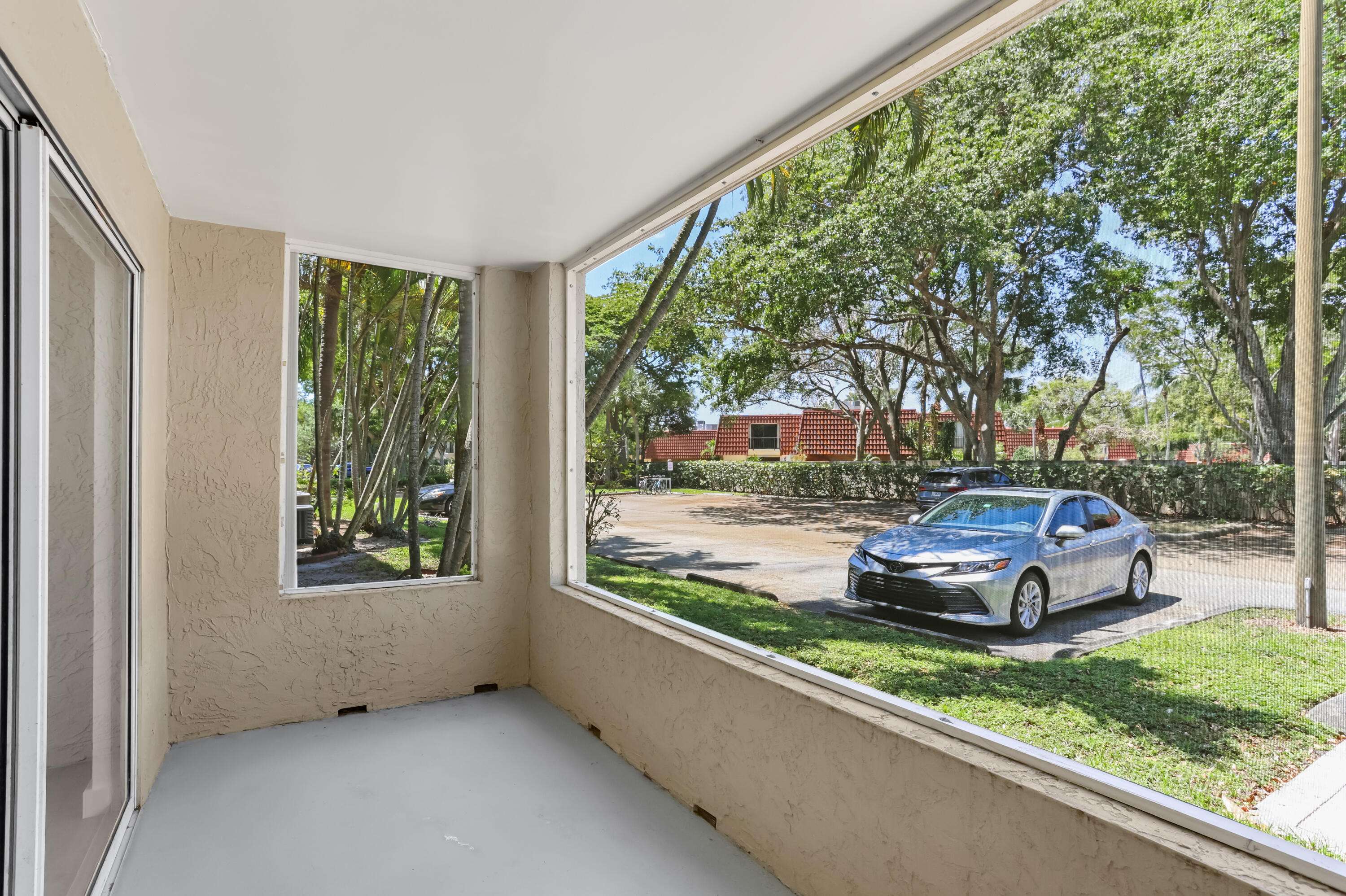 Delray Beach, FL 33445,1780 Palm Cove BLVD 6-101
