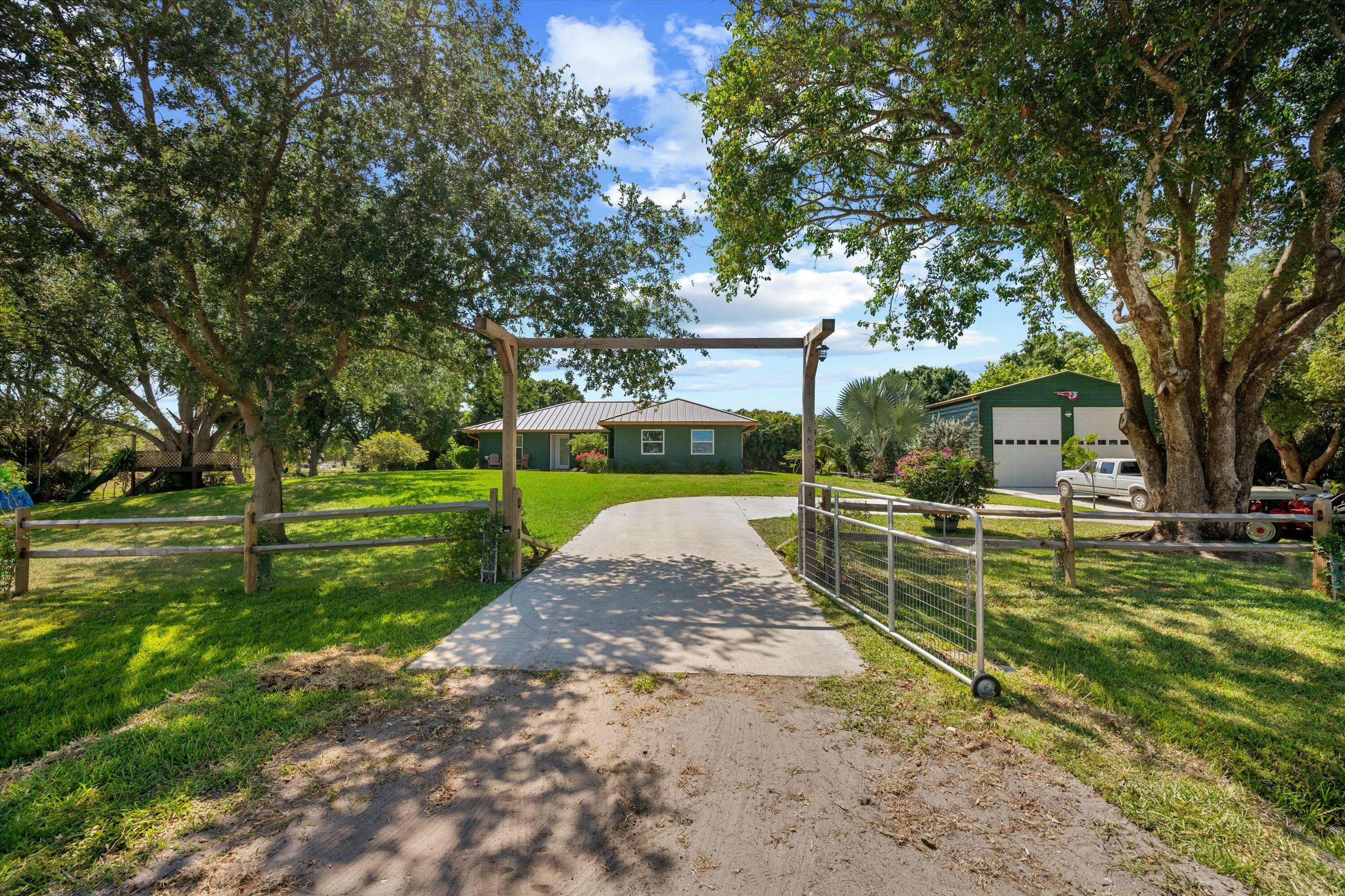 Palm Beach Gardens, FL 33418,16629 N 74th AVE