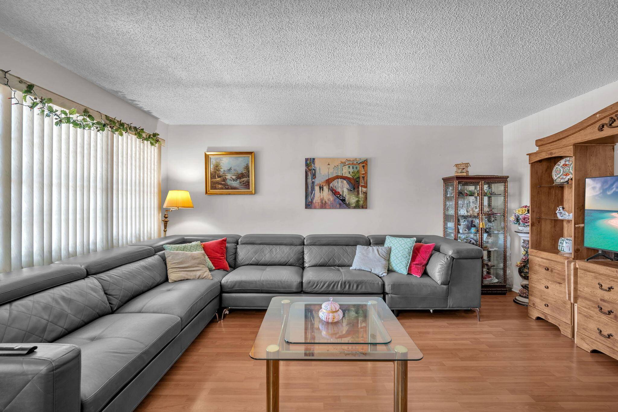 Pembroke Pines, FL 33027,801 SW 133rd TER 317k