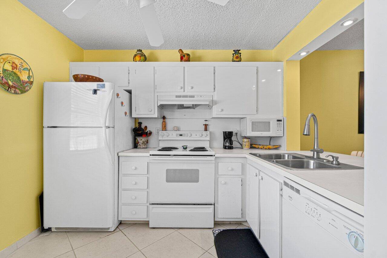 Delray Beach, FL 33483,911 Gardenia DR 249