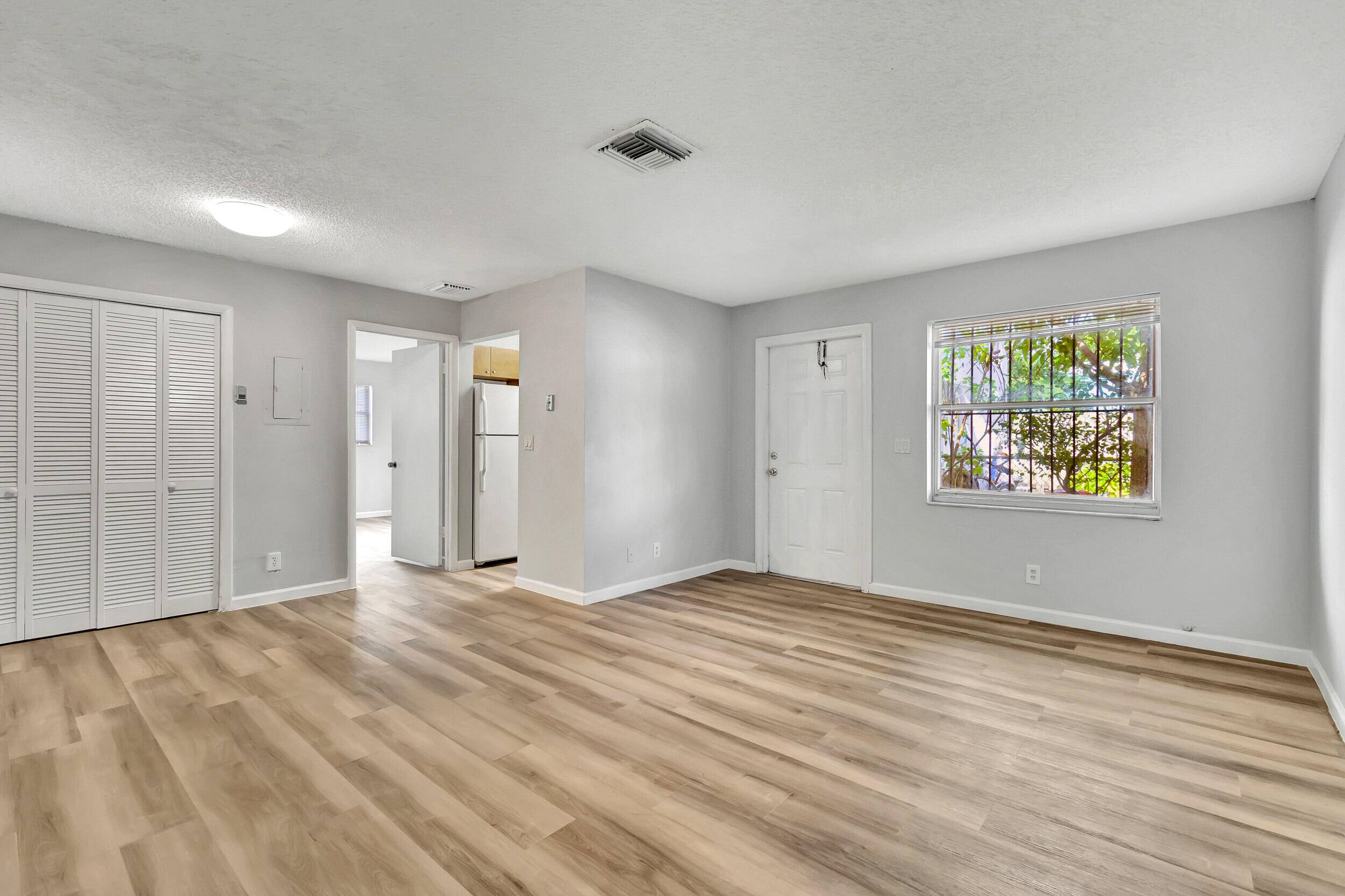 Lake Worth Beach, FL 33460,421 S J ST #2
