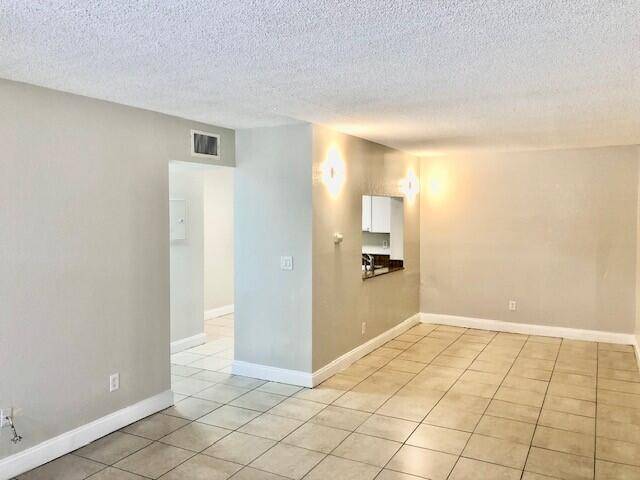 Greenacres, FL 33463,6043 N 10th AVE 130