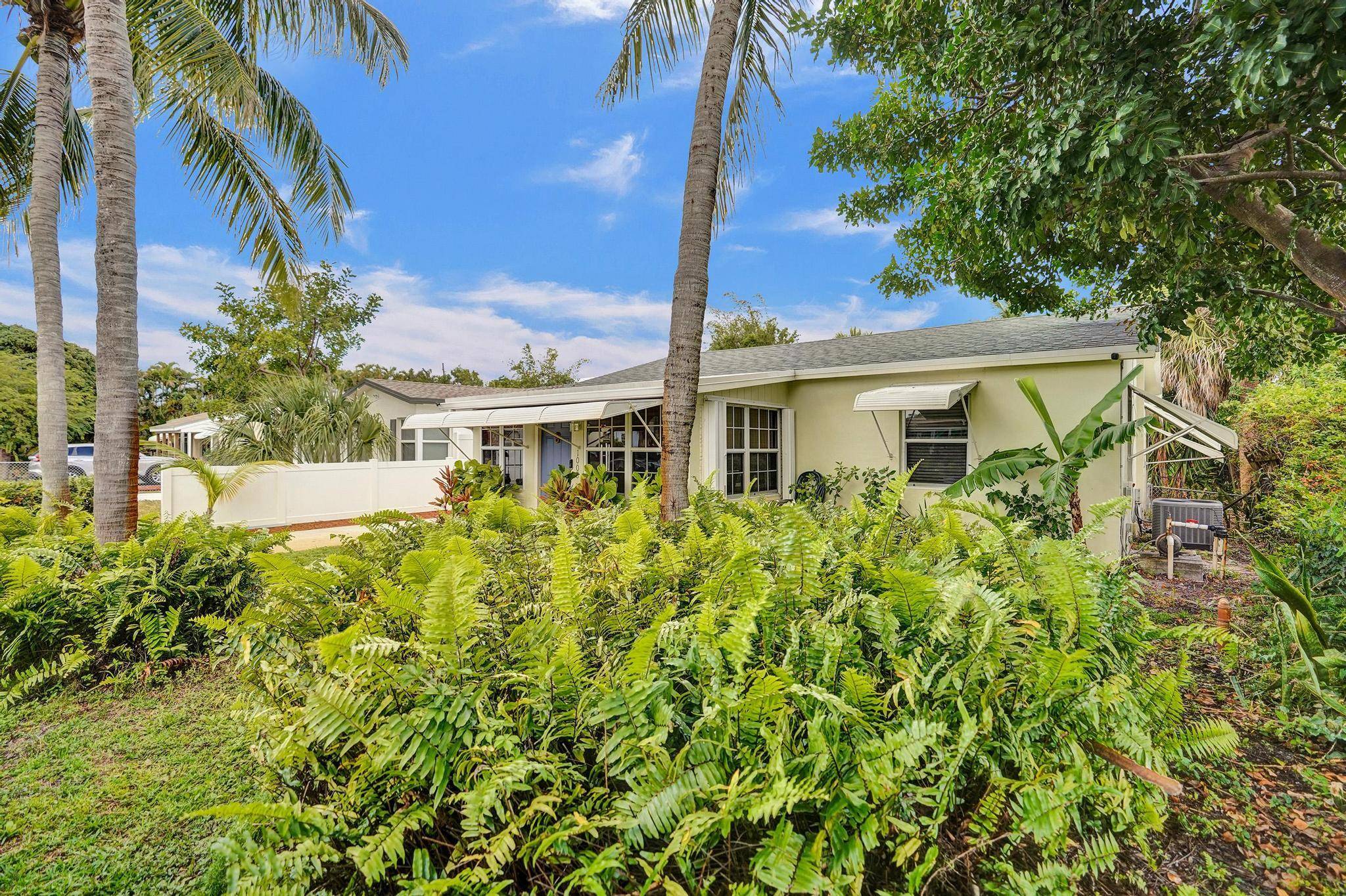 Boynton Beach, FL 33435,1008 SE 3rd ST