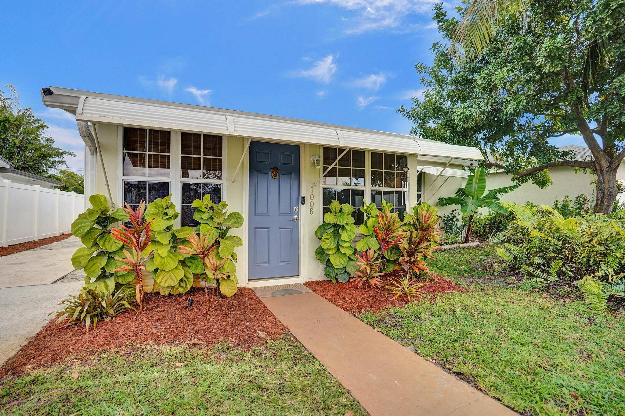 Boynton Beach, FL 33435,1008 SE 3rd ST