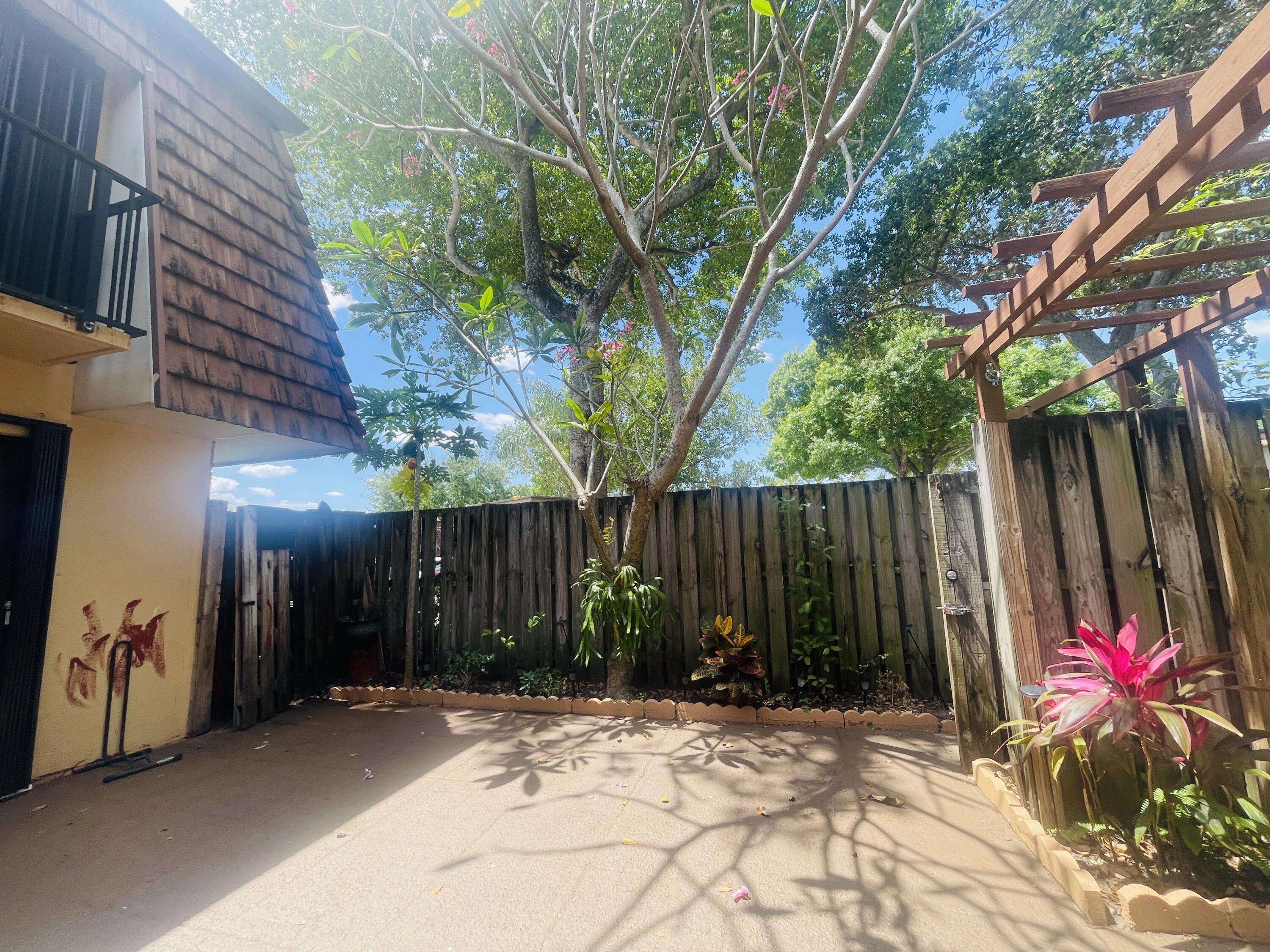Greenacres, FL 33463,3022 30th LN