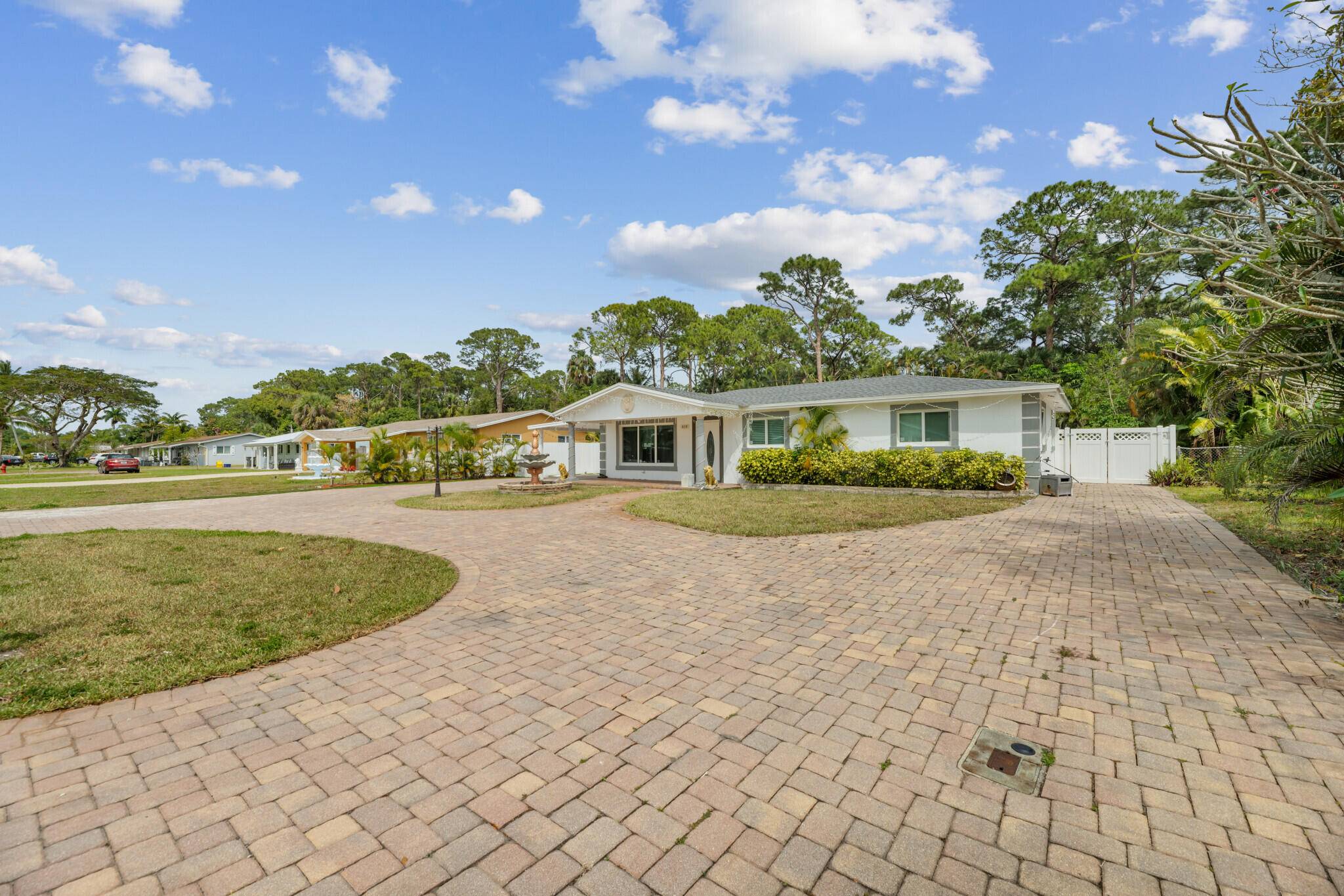 West Palm Beach, FL 33415,410 Forest Estate DR