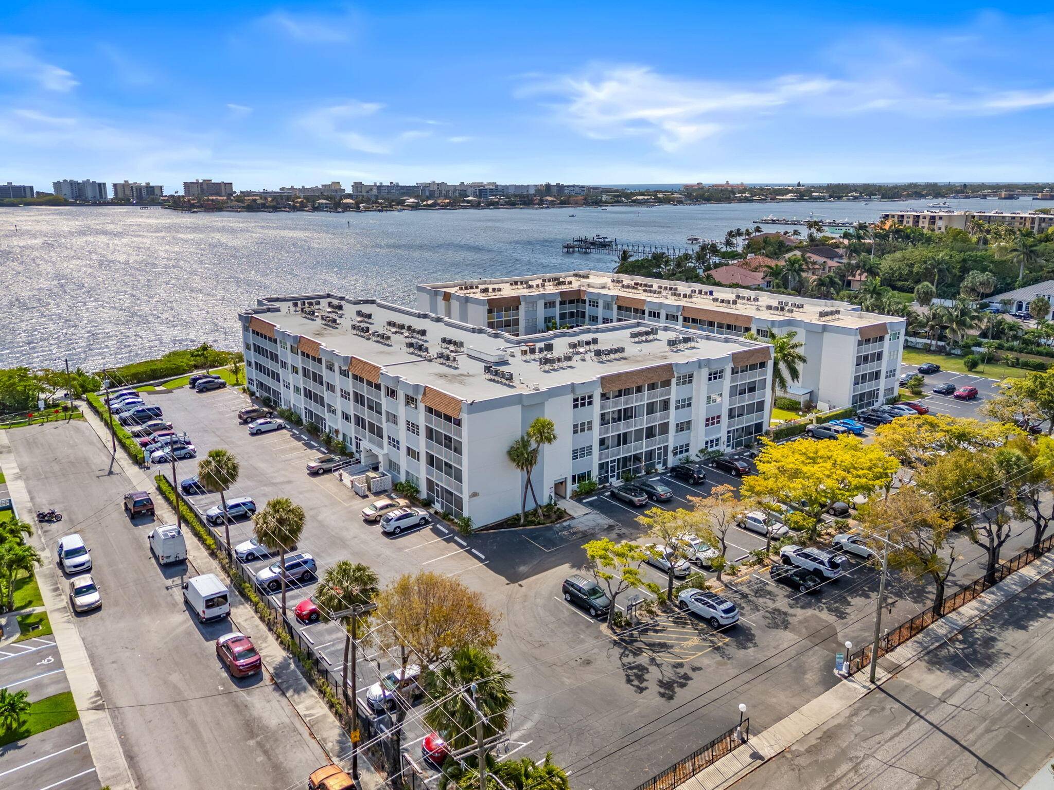 Lake Worth Beach, FL 33460,1502 S Lakeside DR 301