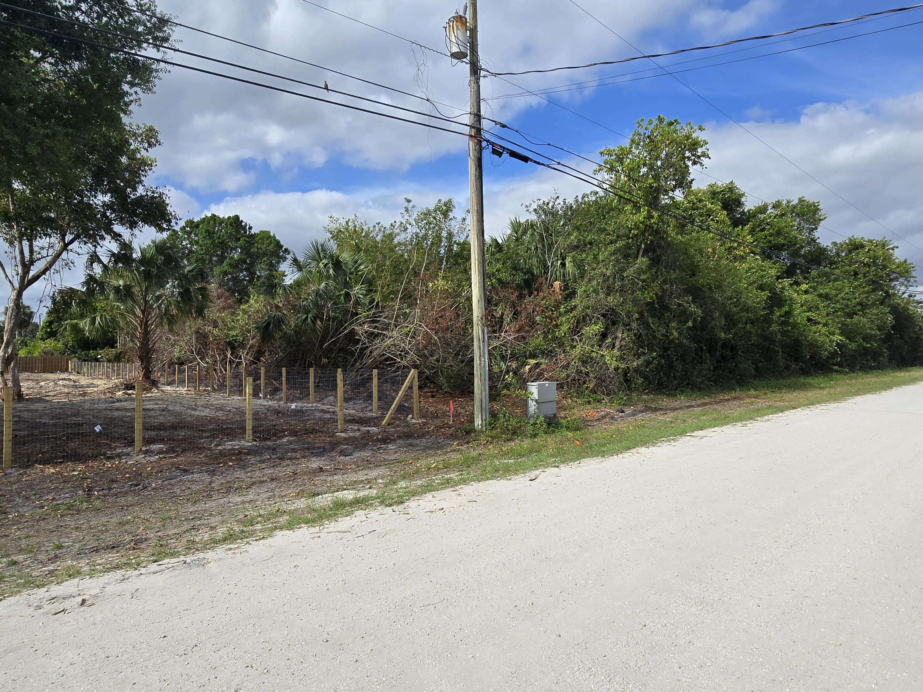 Loxahatchee, FL 33470,Xxxx N 35th PL