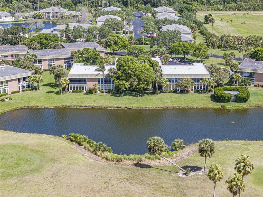 Vero Beach, FL 32962,35 Vista Gardens TRL 205