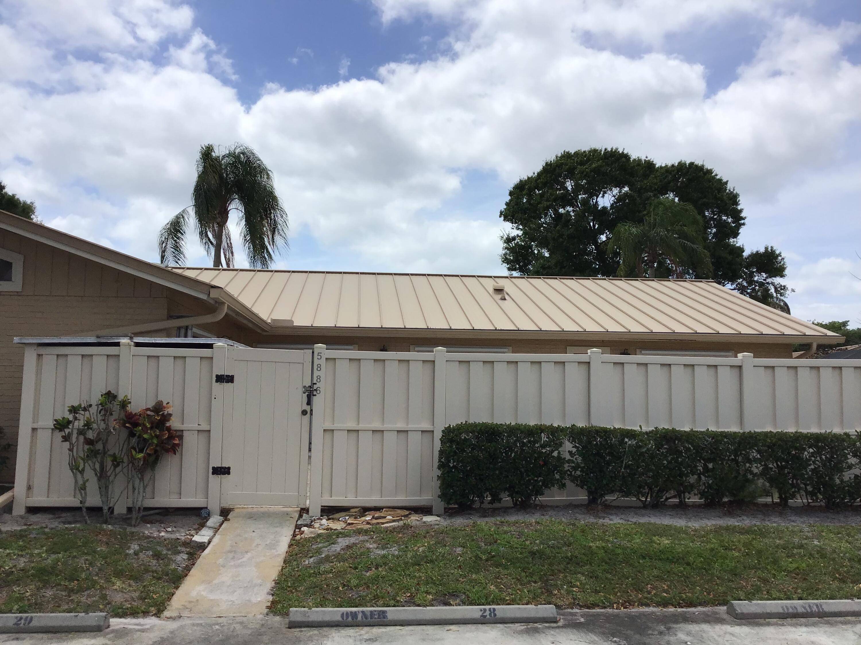 Palm Beach Gardens, FL 33418,5886 Golden Eagle CIR