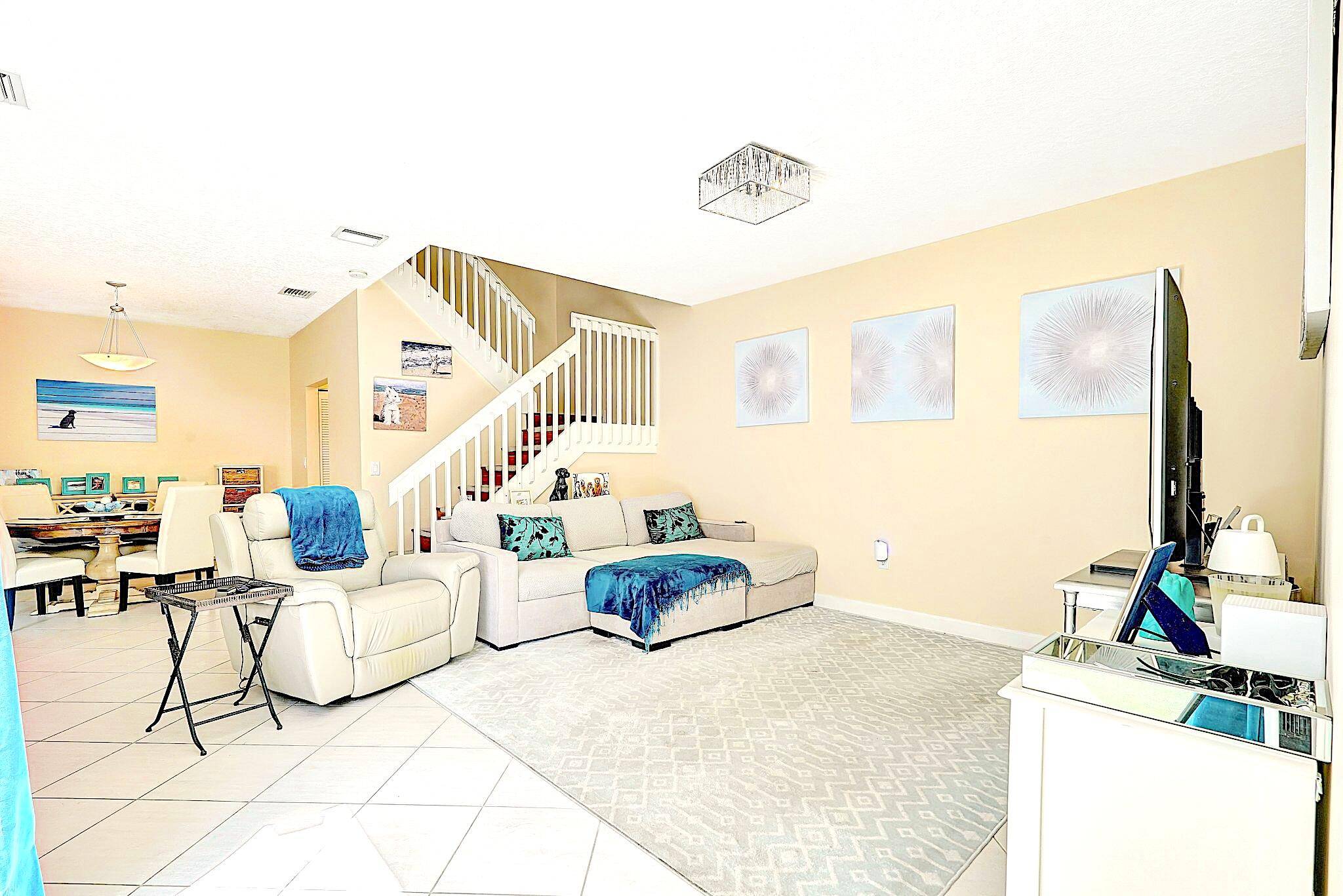 Hollywood, FL 33019,1125 Canella LN