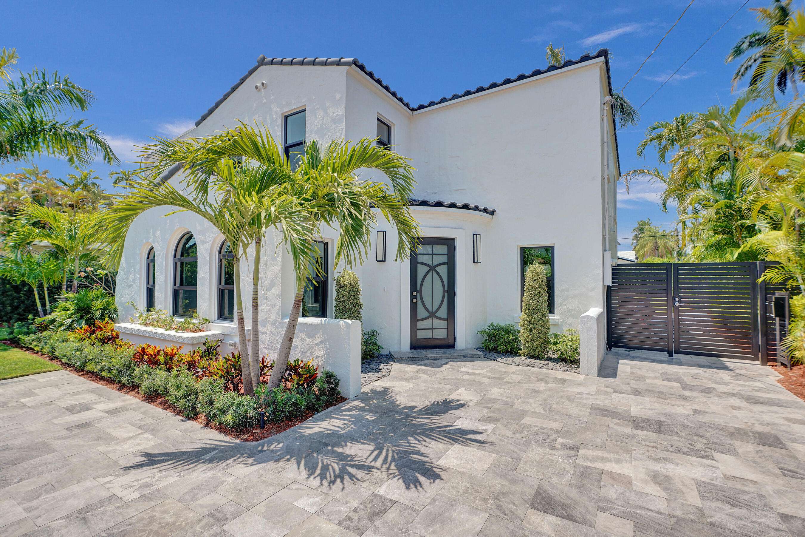 Miami Beach, FL 33140,5832 Alton RD