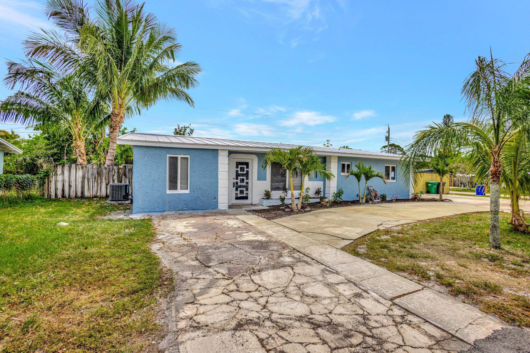 Jensen Beach, FL 34957,2711 NE Savannah RD