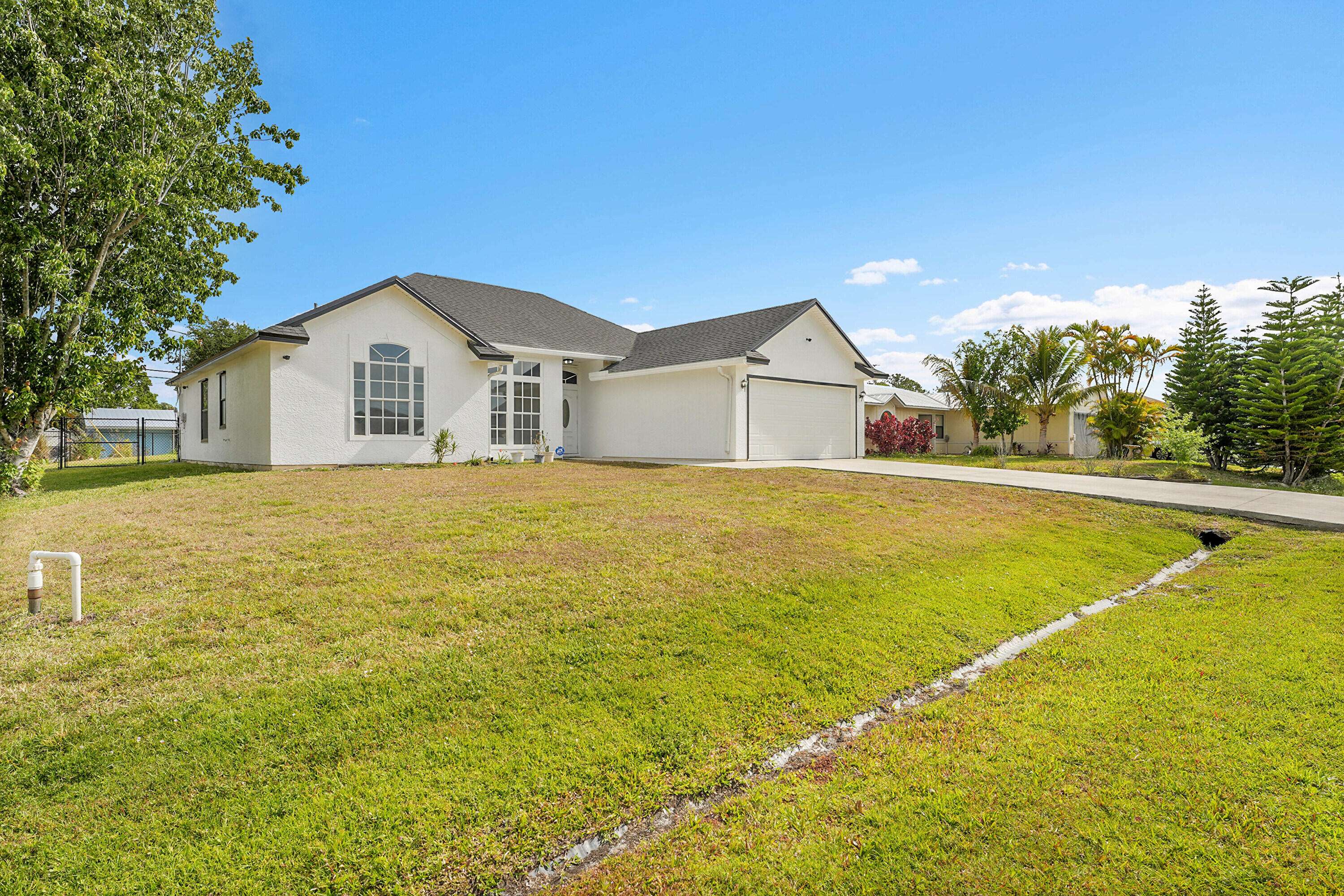 Port Saint Lucie, FL 34983,333 SW Dwight AVE