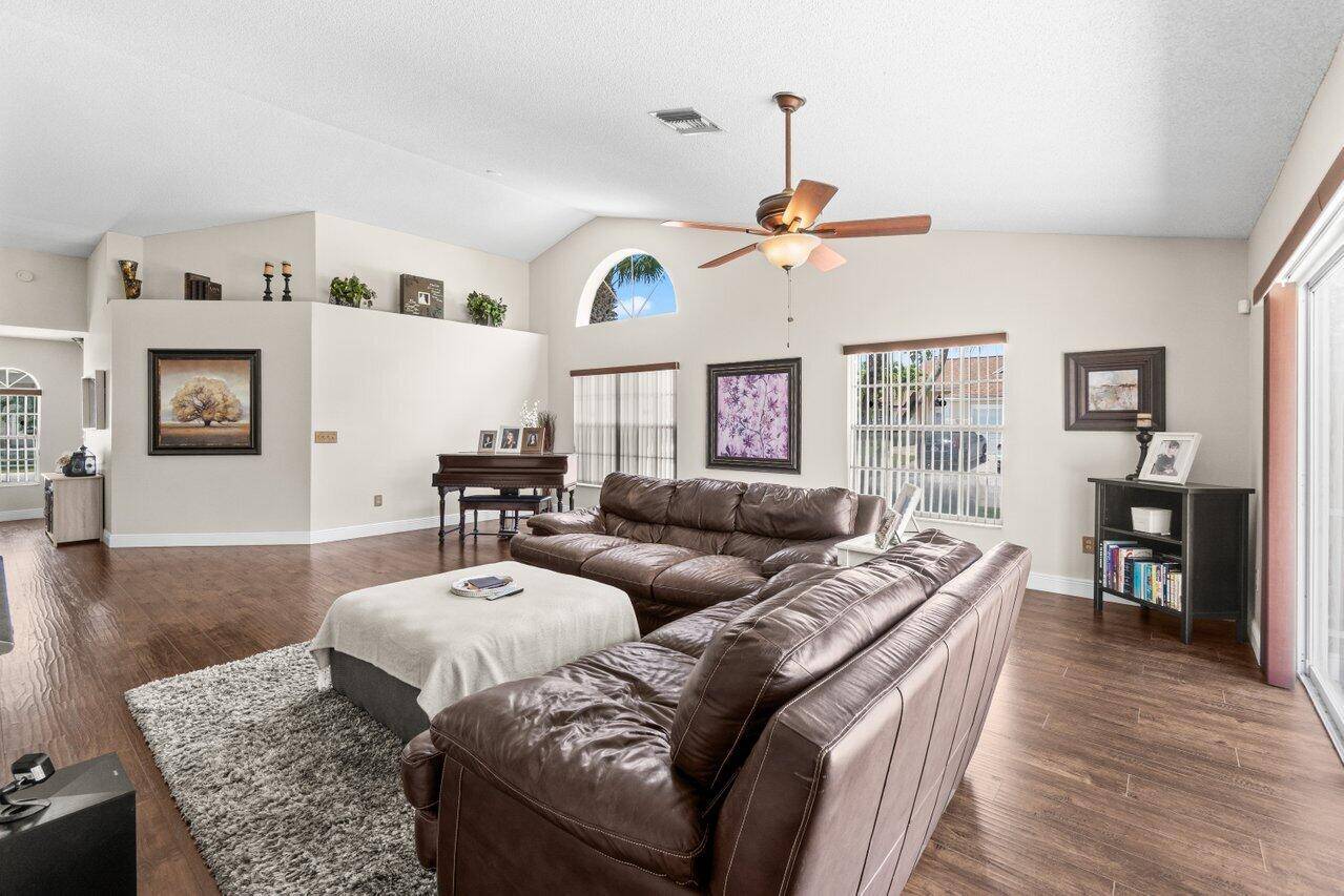 Wellington, FL 33414,13029 Meadowbreeze DR