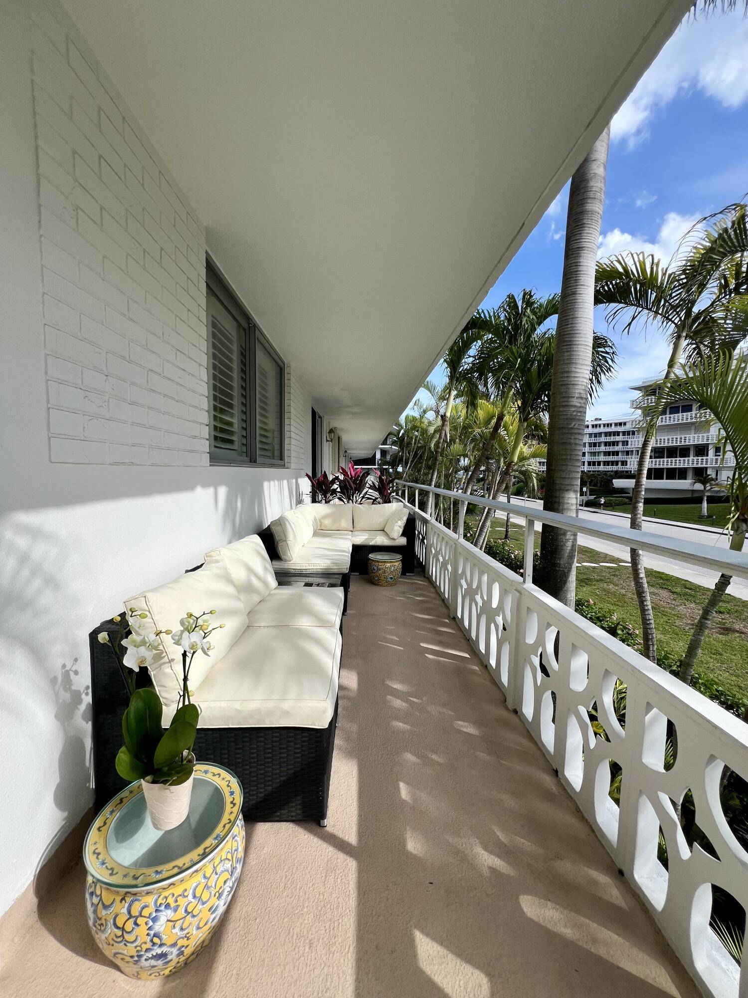 Palm Beach, FL 33480,139 Sunrise AVE 204