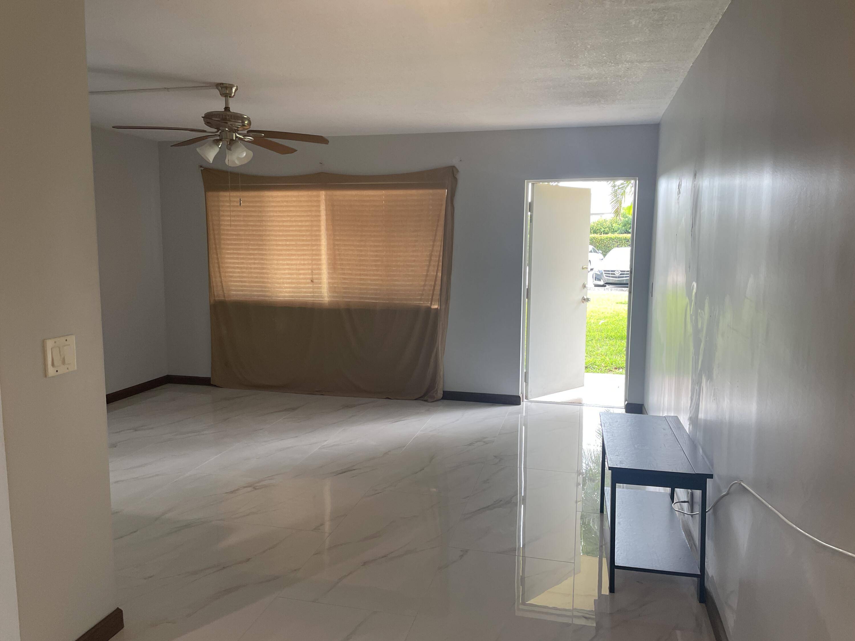 Palm Springs, FL 33461,400 W Village Green CIR 109
