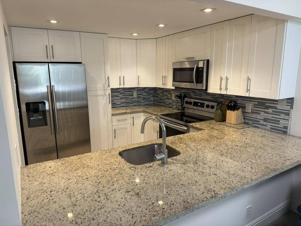 Boca Raton, FL 33487,6161 NW 2nd AVE Furnished