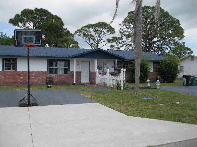 Fort Pierce, FL 34946,2736/2742 Seneca AVE