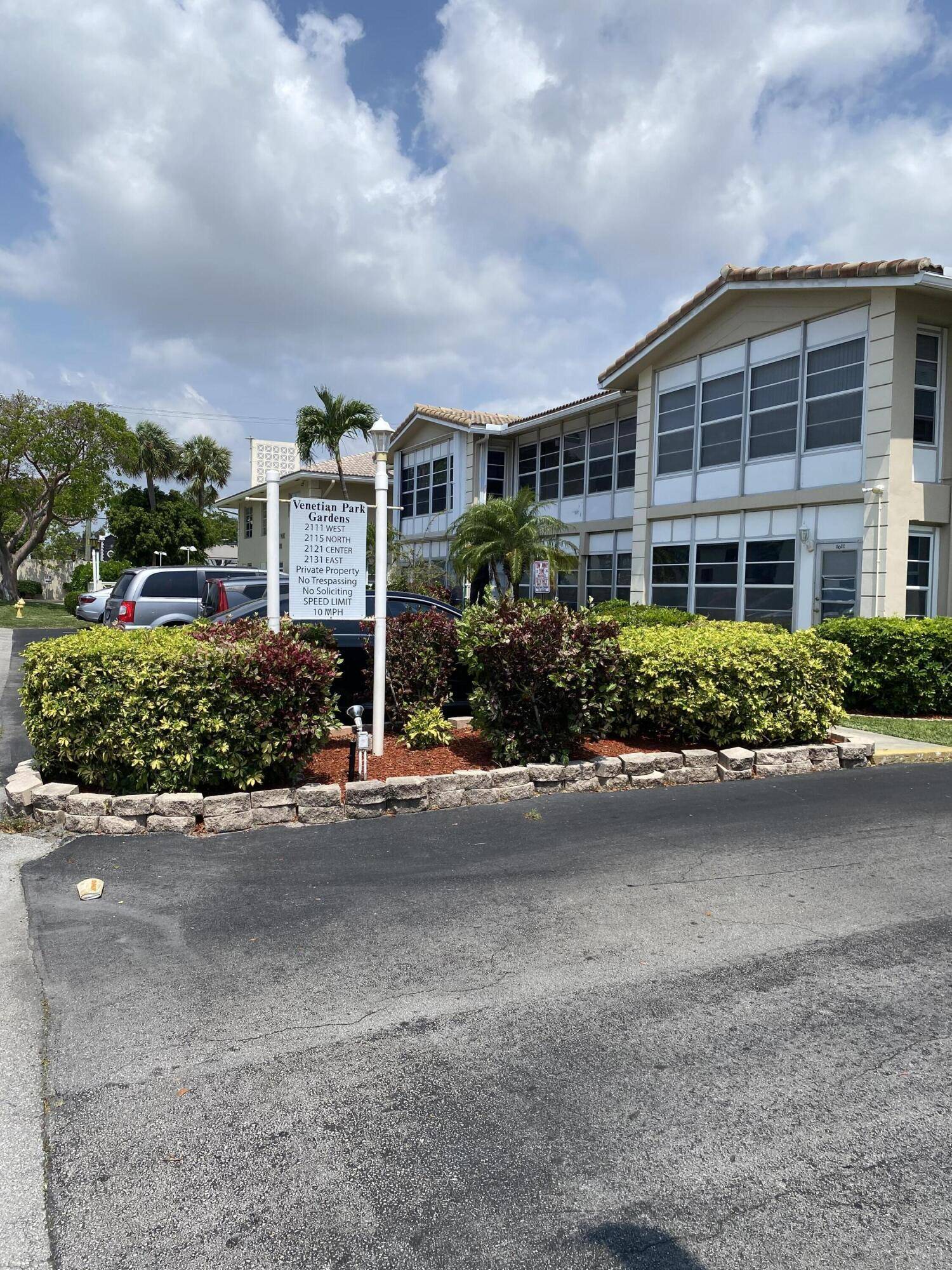 Lighthouse Point, FL 33064,2121 NE 42nd CT 102c