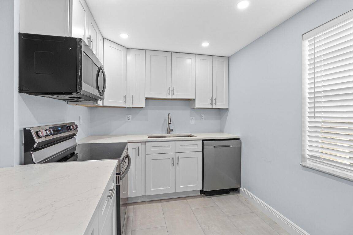 Delray Beach, FL 33484,221 E Normandy 221