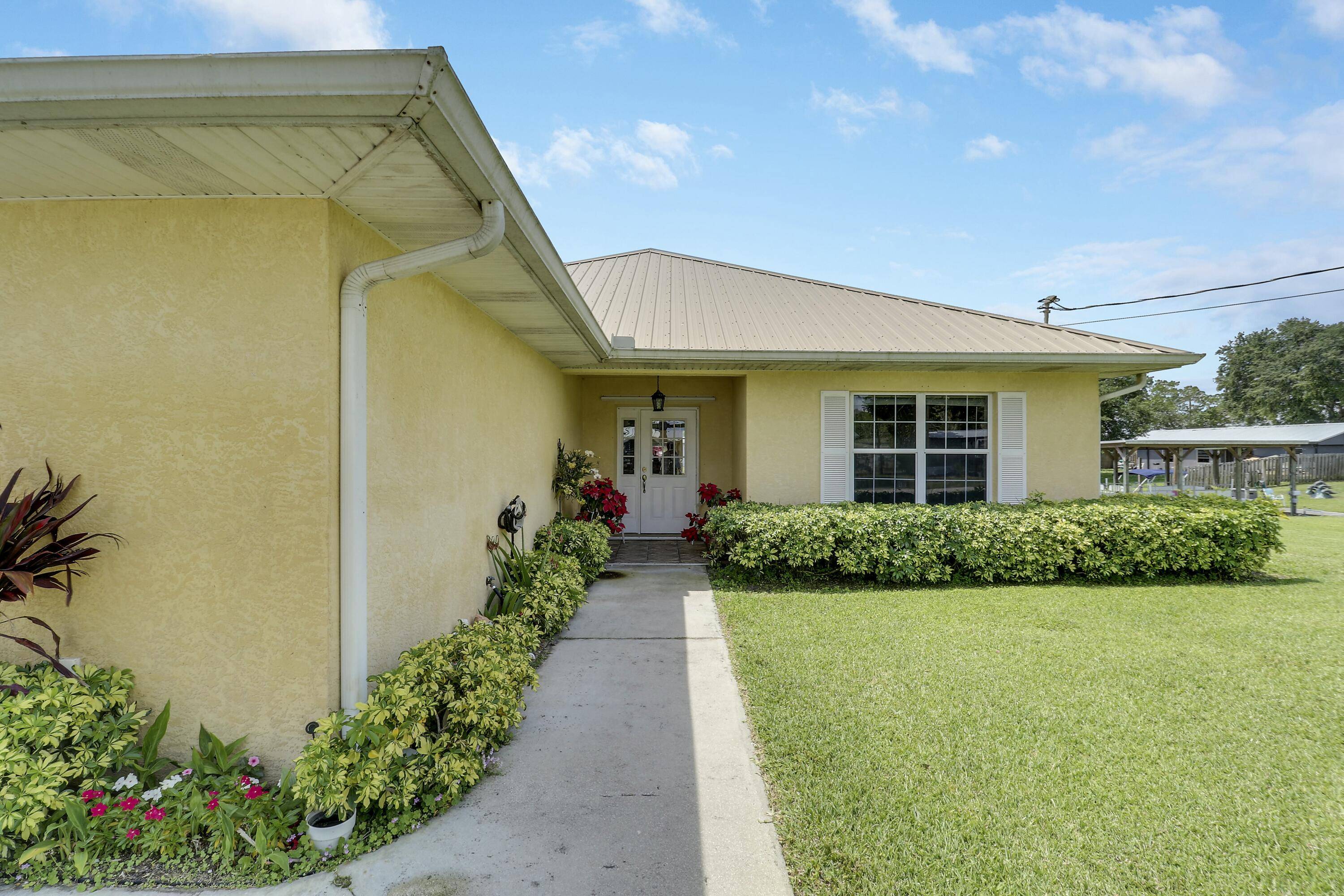 Okeechobee, FL 34974,1914 SE 30th ST