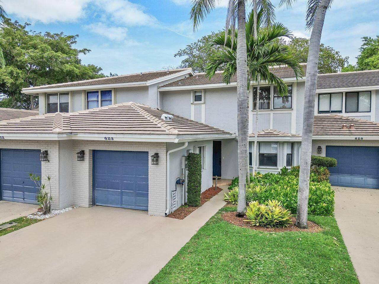 Deerfield Beach, FL 33442,624 N N Deer Creek Shore DR
