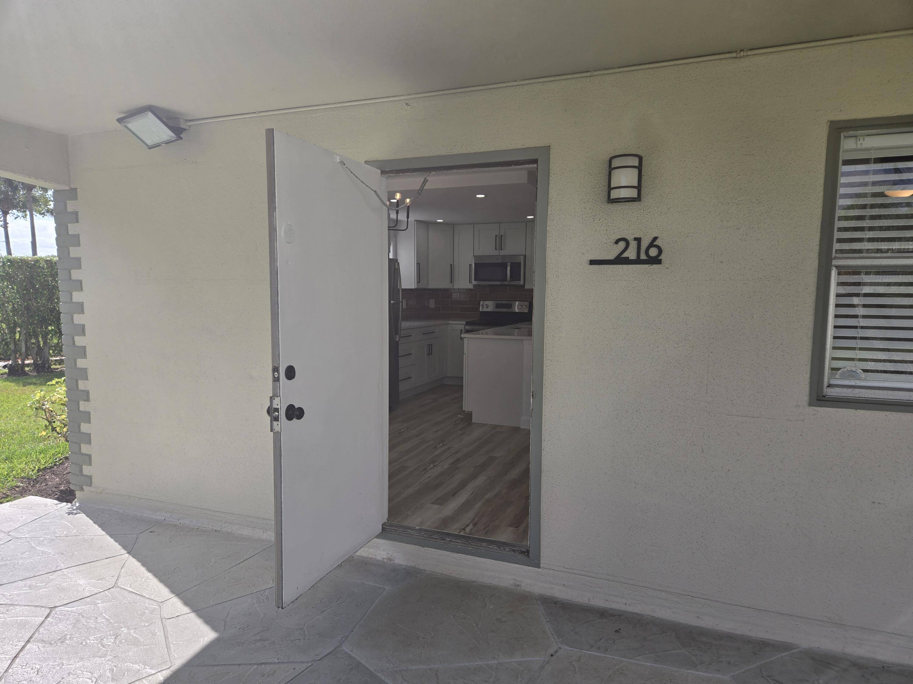 Delray Beach, FL 33484,216 E Flanders