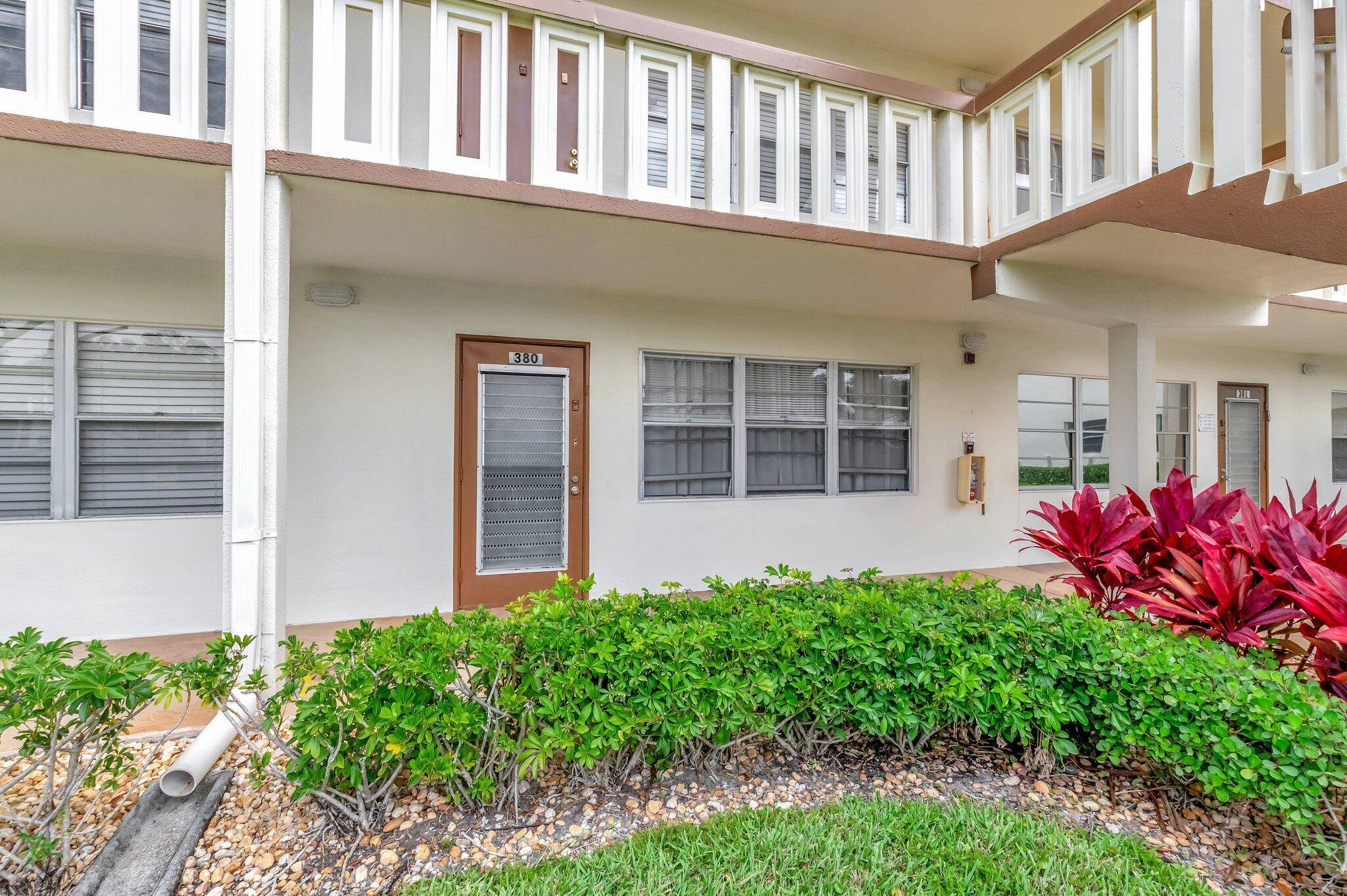 Boca Raton, FL 33434,380 Mansfield J