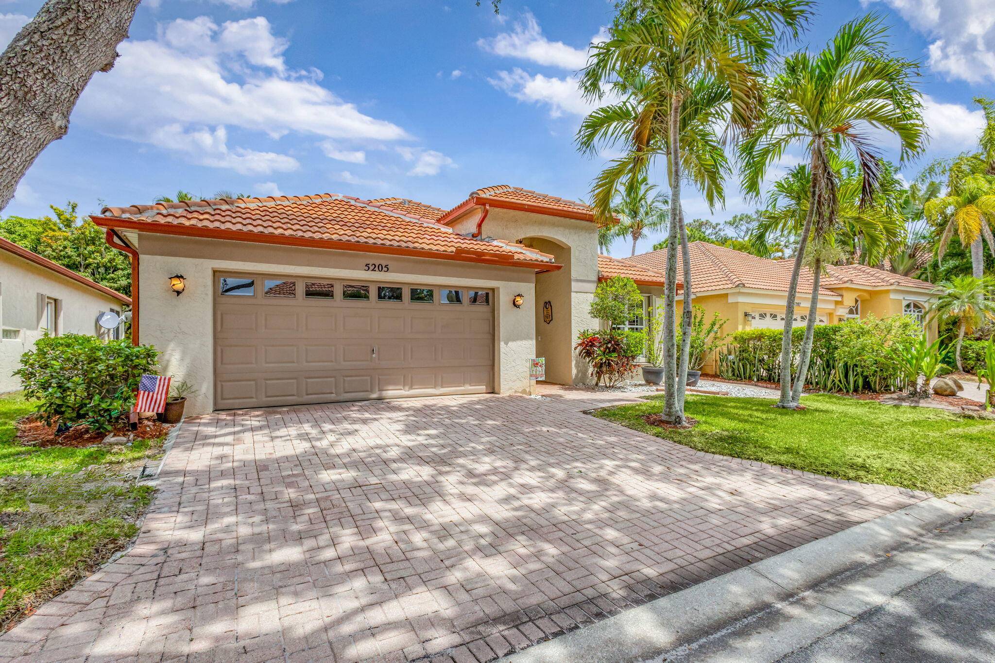 Riviera Beach, FL 33418,5205 Edenwood RD