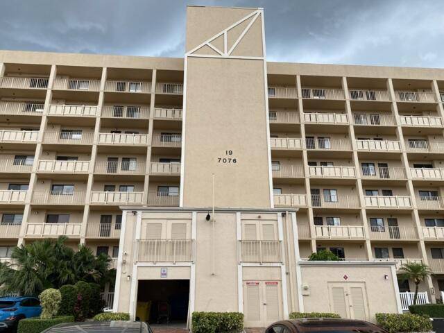 Delray Beach, FL 33446,7076 Huntington LN 805