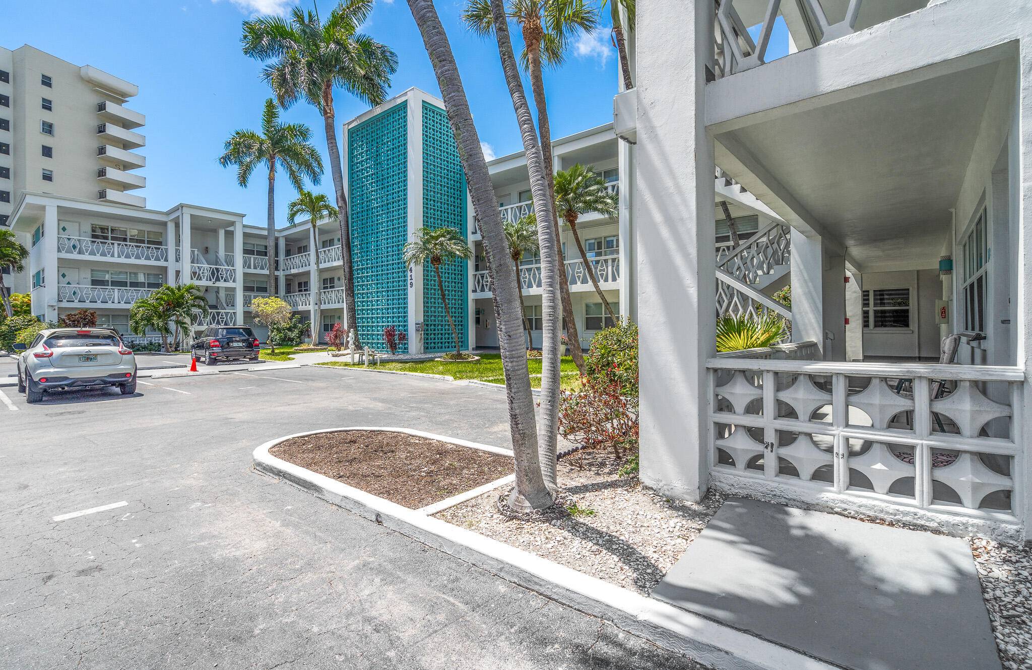 Hallandale Beach, FL 33009,419 Golden Isles DR 107