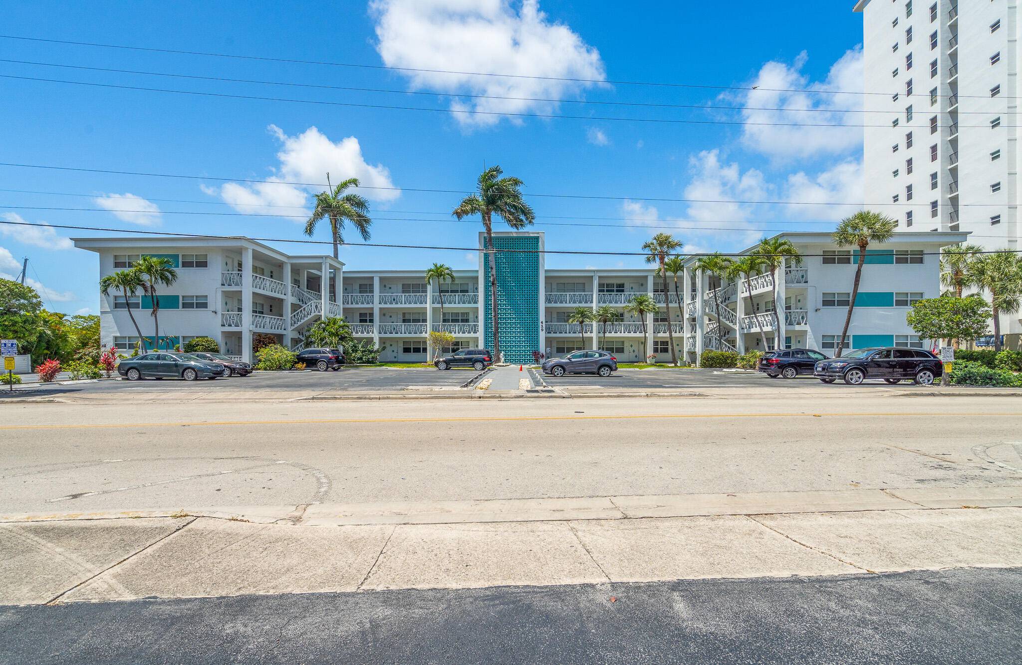 Hallandale Beach, FL 33009,419 Golden Isles DR 107