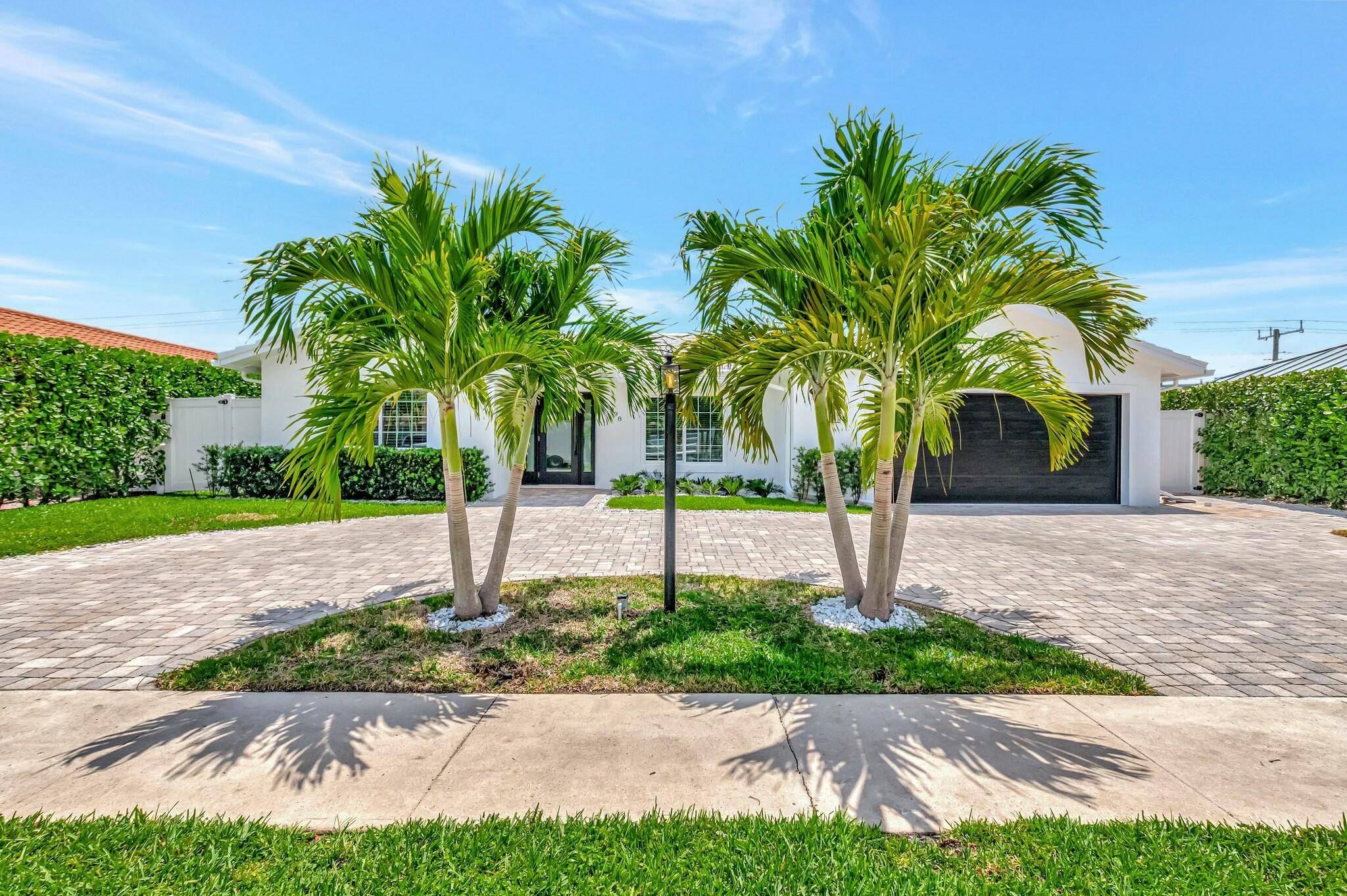 Boca Raton, FL 33486,998 SW 7th ST