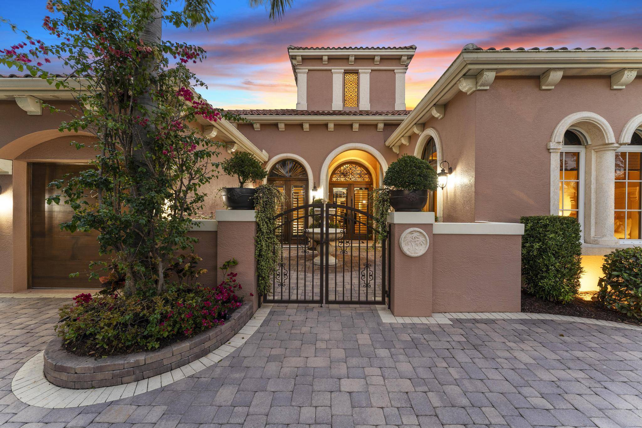 Port Saint Lucie, FL 34984,229 SE Bella Strano