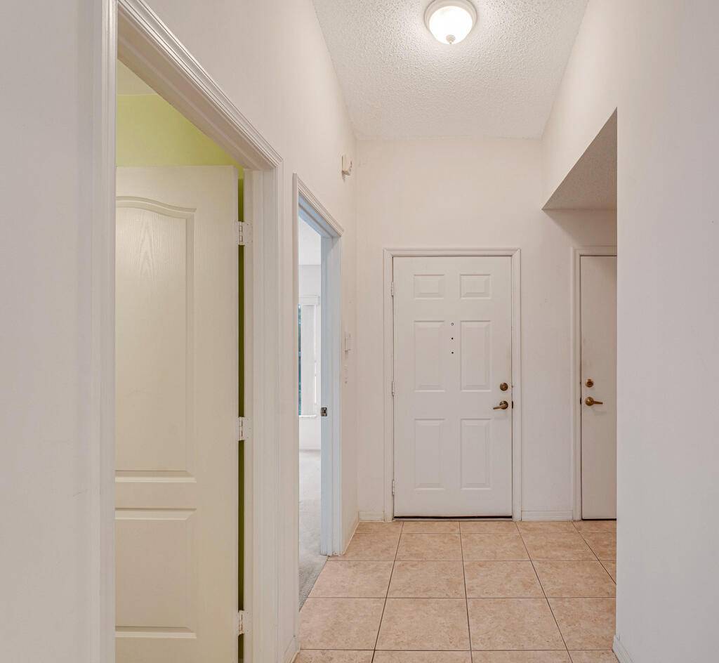 Boynton Beach, FL 33472,8466 Logia CIR