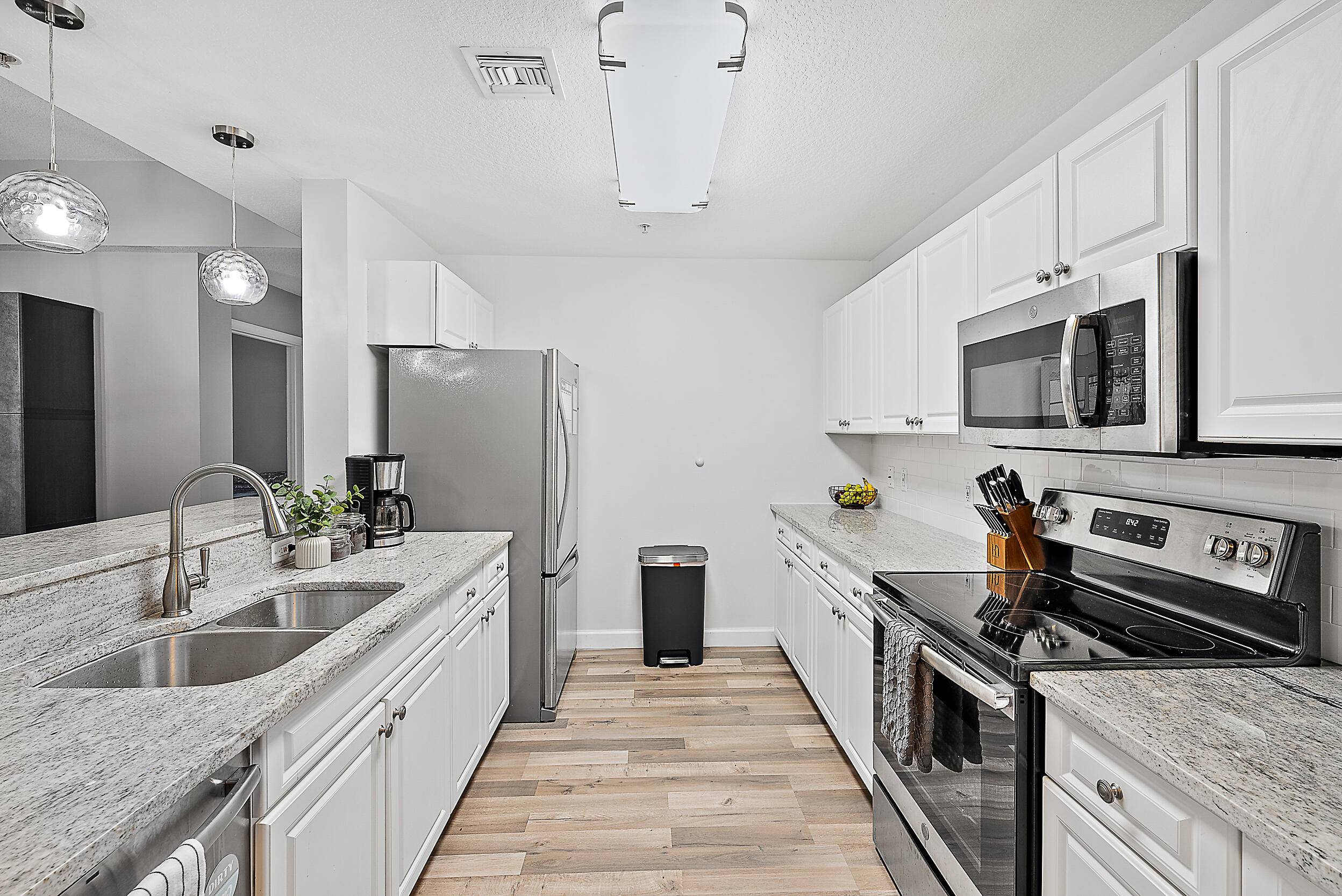 Jupiter, FL 33458,1203 Town Center DR 203