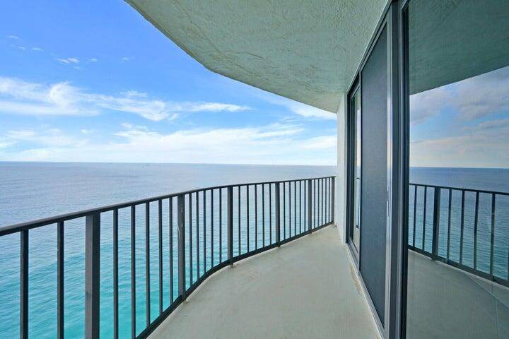 Singer Island, FL 33404,5420 N Ocean DR 2201
